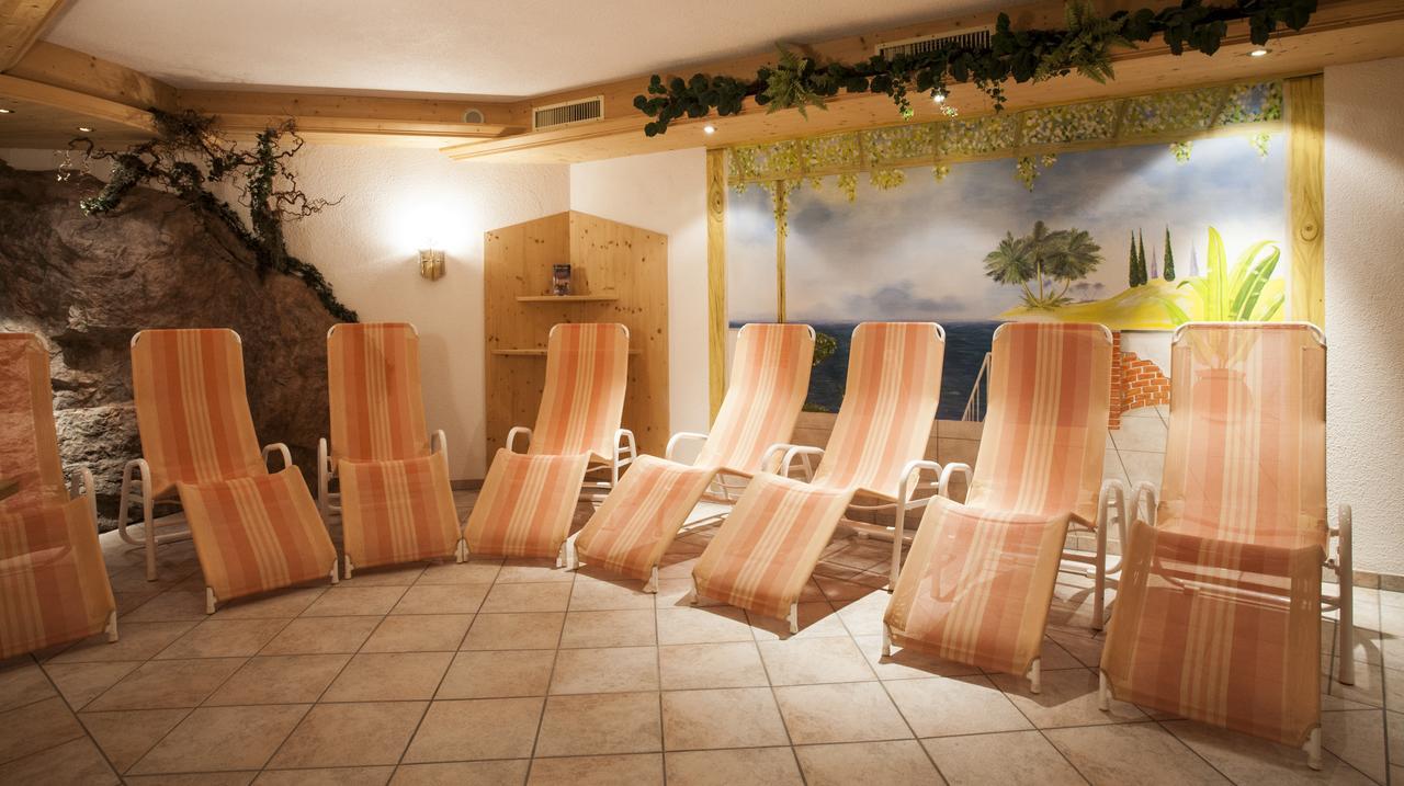 Pension Bergfried Hotel กัลเทือร์ ภายนอก รูปภาพ